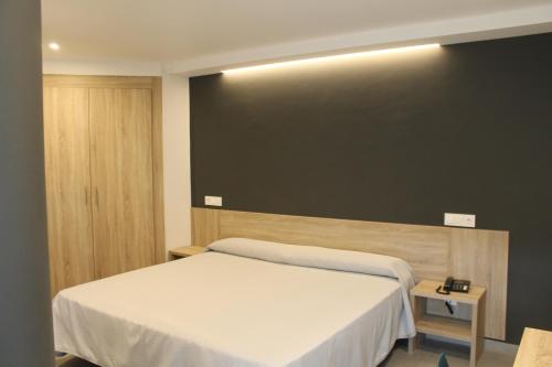 Hotel Hollywood Room Type - Deluxe King Suite