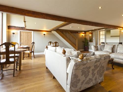 Throstle Nest Farm - image 9
