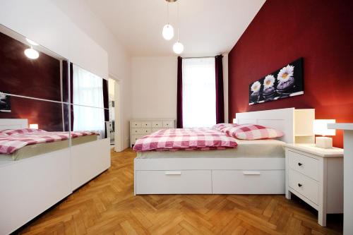 Historic Centre Apartments V - image 4