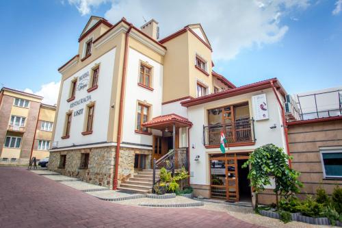 . Hotel Fryderyk