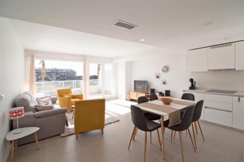 Global Vacacional, Apartamento para 5 personas con terraza y vistas a la piscina, Canet de Berenguer (fotografie 4)