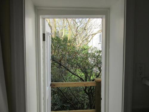One-Bedroom Cottage image 10