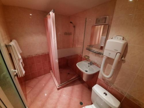 Double or Twin Room with Balcony image 7