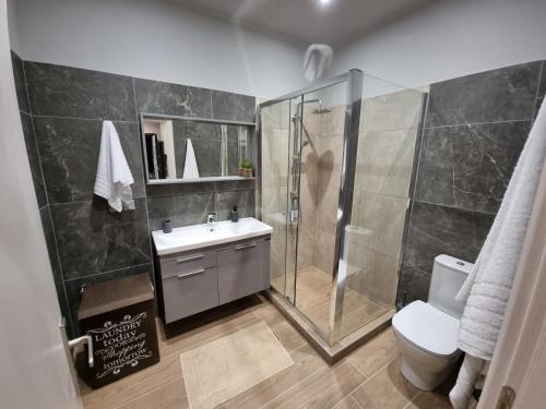 מקלחת, E&D Apartments in יובואה