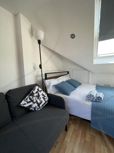 4 Wharncliffe Drive 2