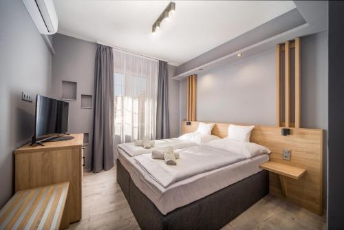 1 double bed, 1 sofa bed