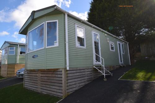 Tim's Getaways Super Caravan A2, Todber Valley Caravan Park - Hotel - Gisburn