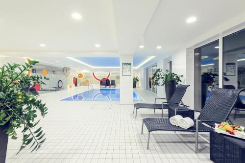 Swimmingpool, Mercure Dusseldorf Kaarst in Kaarst