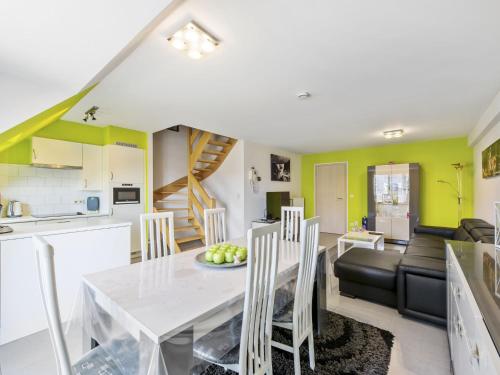 Nice duplex located in the market square, Blankenberge (photo 3)