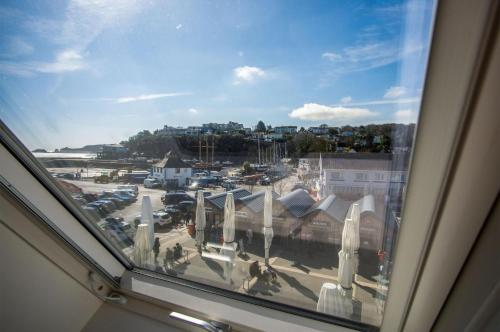 Ocean Cabins No 11 At The Square - Saundersfoot Saundersfoot