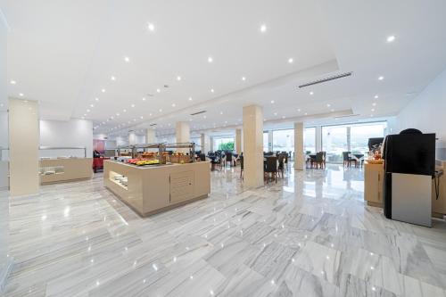 Seramar Hotel Comodoro Playa - image 7