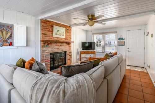 Cozy Connecticut Beach House in East Haven, USA