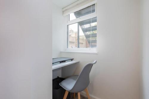 Central Windsor Modern Garden Flat, Walk 2 Sights - By Tempstay, Windsor (Foto 9)