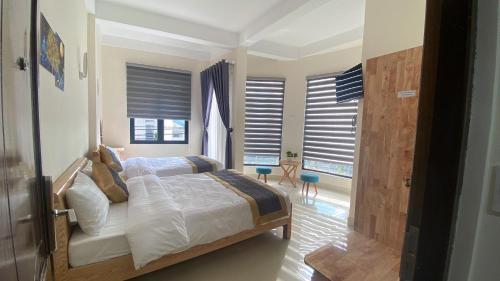 2 double beds