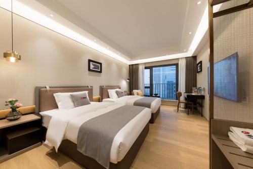 Deluxe Twin Room room in Livetour Hotel Financial City Keyun Road Metro Guangzhou