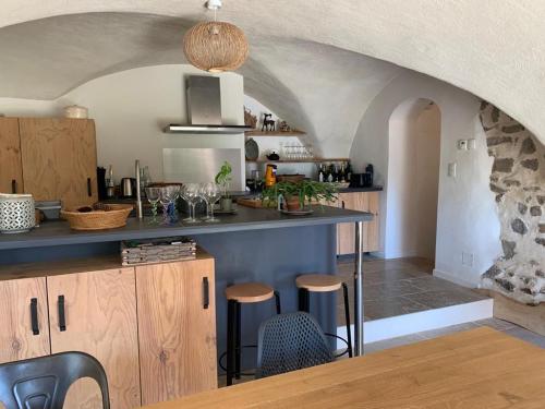 Chaleureuse Maison Familiale, Vue Montagne, Proche Lac et Randonnées, Grand Jardin, Calme (Maison La Chanette, Vue Montagne, Proche stations ski, Lacs et Randonnees, Grand Jardin, Brasero, Ca) in Saint-Julien-en-Champsaur