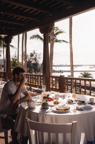 Princesa Yaiza Suite Hotel Resort - image 14