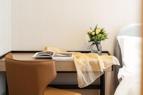 Two-bedroom, one-bathroom suite (with drying and washing machine, TV projection) image 5