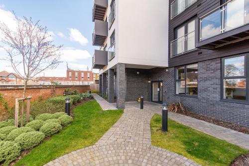 Exterior view, Super High End 1 bed with Balcony - Central West Bridgford in Trent Bridge