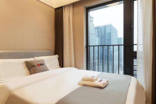 Two-bedroom, one-bathroom suite (with drying and washing machine, TV projection) image 7