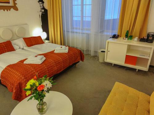 Vintage Design Hotel Sax - image 8