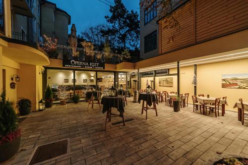 Operna klet Ljubljana – Ljubljana, NY