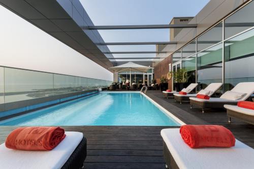Swimming pool, Hotel Baia in Luanda