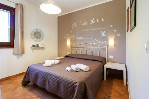  2 bedrooms house with sea view enclosed garden and wifi at Salve 2 km away from the beach, Unterkunft in Salve