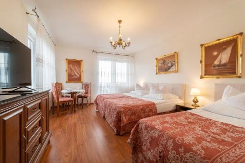 Pensjonat & Restauracja Admirał - image 12