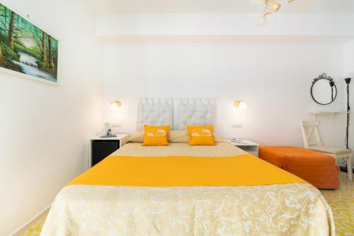 1 king bed, 1 futon bed