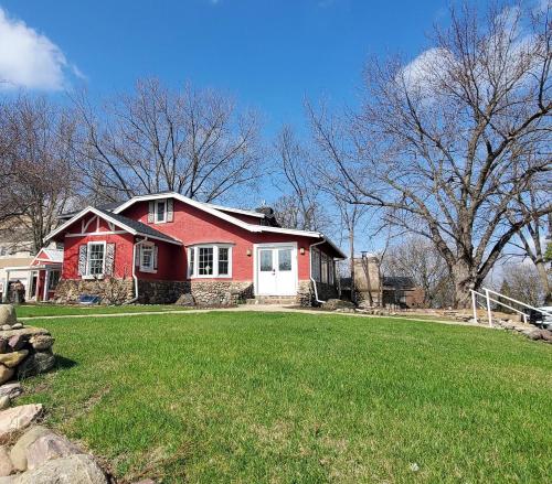 127 Hwy 71 Main House