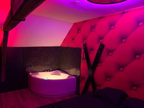 Love room avec jacuzzi privé