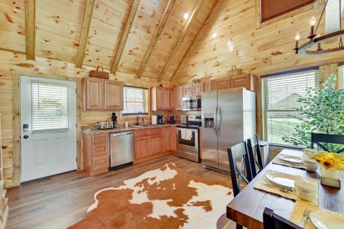 Riverside Beattyville Cabin with Kayaks and Fire Pit! in Beattyville, USA
