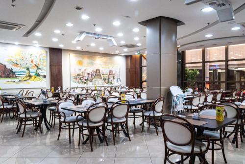 Master Porto Alegre Hotel - Av Carlos Gomes, Próximo ao Consulado Americano - 레스토랑
