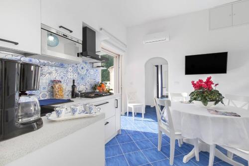 Facilities, BlueVista Dreamscape Home -Terrace Jacuzzi/Hot Tub in Positano