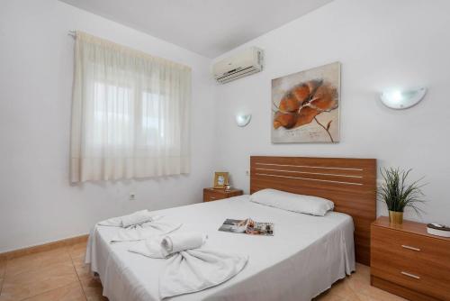 Villa Caleta - Plusholidays - image 14