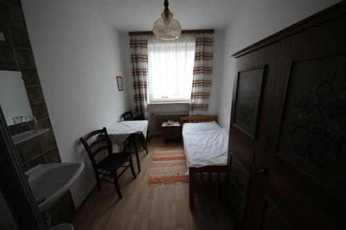 1 twin bed