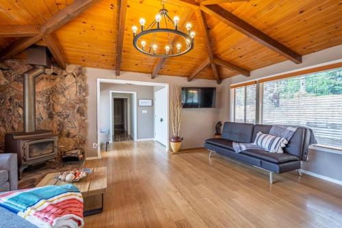 Cherry Cottage 15 min from Yosemite South Entrance in Oakhurst