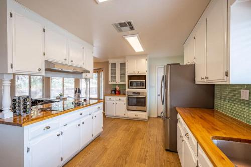 Cherry Cottage 15 min from Yosemite South Entrance in Oakhurst