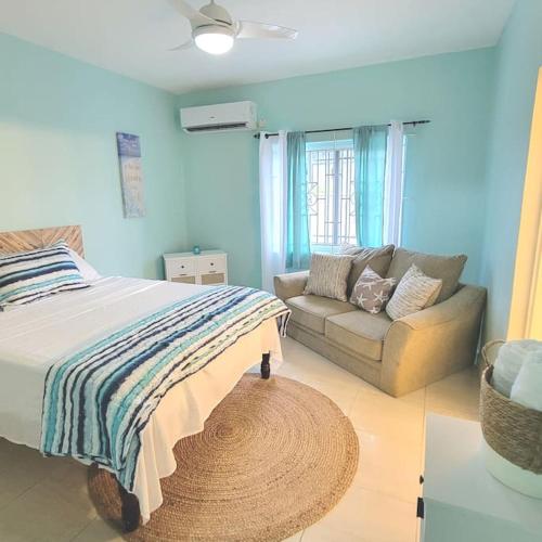 Restful Retreat • 12 mins to the beach!