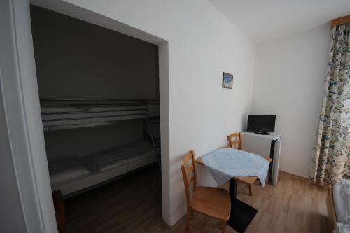 Hotel Kleinmünchen Garni - image 13