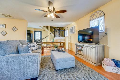 Charming Studio Home 12 Mi to Eureka Springs! in Berryville, USA