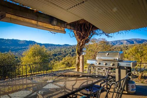 Iekārtas, Fairy Tale 13-acre Sunset Villa at Windy Gap Valley near Yosemite in Avanī (CA)