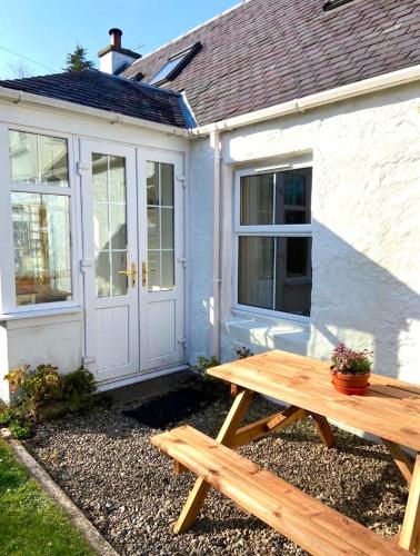 96 négyzetméteres, 3 hálószobás Ház 1 fürdőszobával Whiting Bay területén (Wee Silverburn - a delightful Cottage on Arran) in Whiting Bay