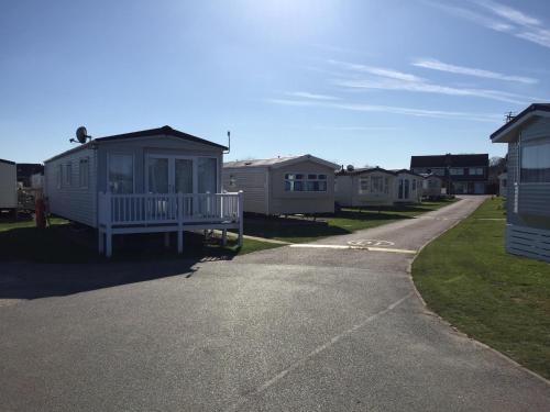 Beside the Seaside, Pakefield Holiday Park, Arbor Lane, Pakefield, Lowestoft NR33 7BE 4