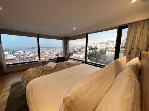 Louis Rooms, Стамбул