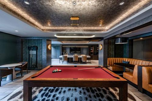 Gorgeous 1 Bedroom At Clarendon With Gym and Rooftop in Arlington, USA