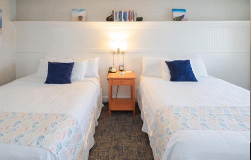 Standard Room with Two Queen Beds with Ocean View - Upstairs