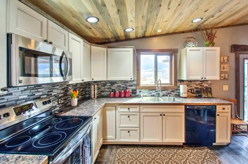 Lovely Livingston Loft with Mountain and River Views! - image 22