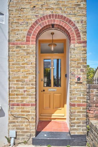 House on Beaconsfield by Coaste - spacious seaside home perfect for relaxing with friends or family, Deal (Foto 10)